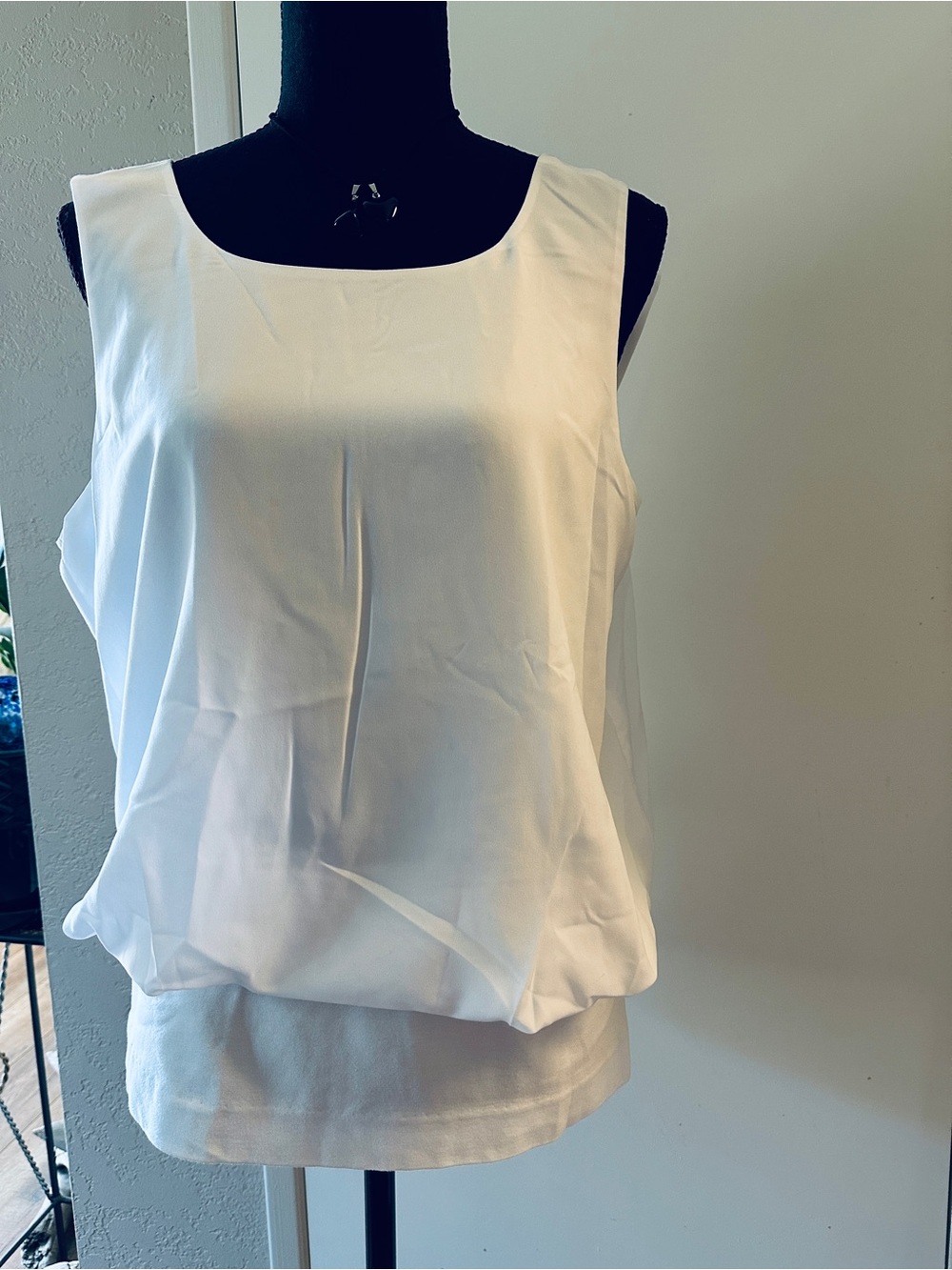 CAbi White Sleeveless Blouse- size Medium- Draped Bellowed Hem NWOT - Picture 5 of 10